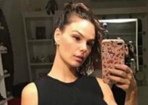 Isis Valverde publica foto de bebê que não é seu filho e é criticada nas redes sociais