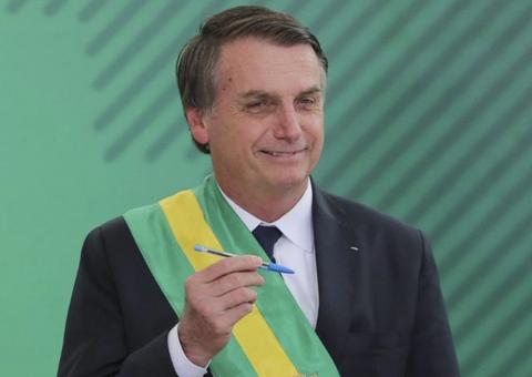 Decreto sobre posse de armas deve ser assinado nesta terça por Bolsonaro