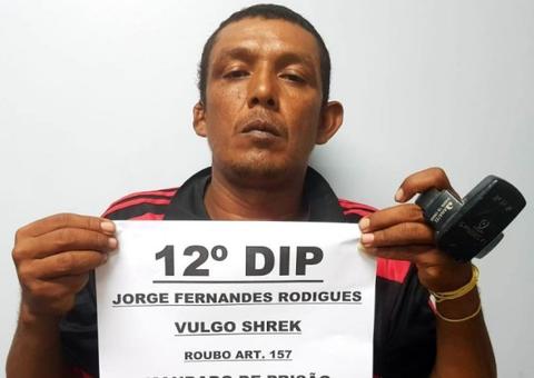 Foragido da Justiça é preso suspeito de apalpar seios de mulher em Manaus 