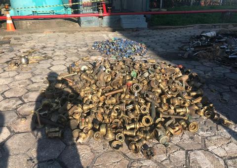 Em Manaus, Receita apreende suposta carga de objetos roubados que seria enviada para o exterior