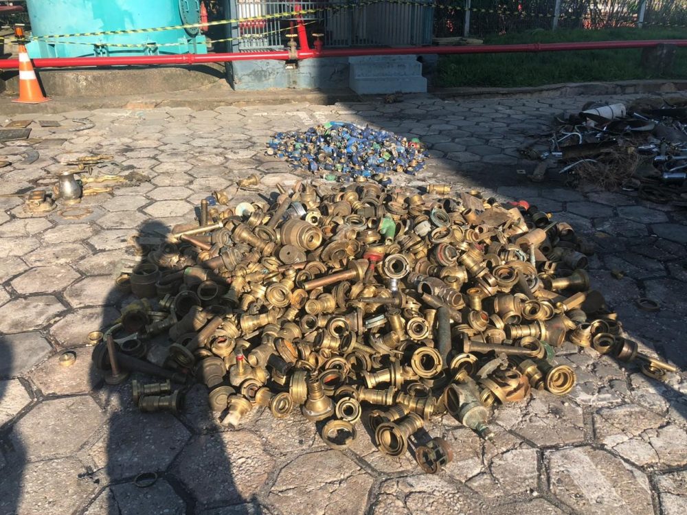 Em Manaus, Receita apreende suposta carga de objetos roubados que seria enviada para o exterior