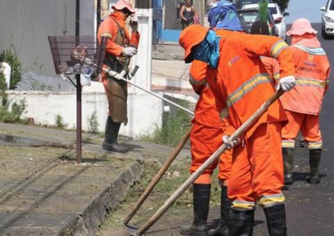 Mutirão de limpeza promove lavagem de ruas e capinação em bairro de Manaus