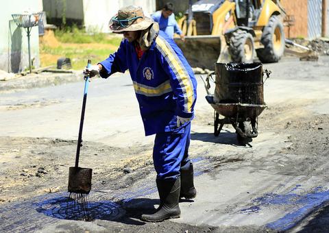 Em Manaus, conjunto recebe mutirão de tapa-buracos e recapeamento 