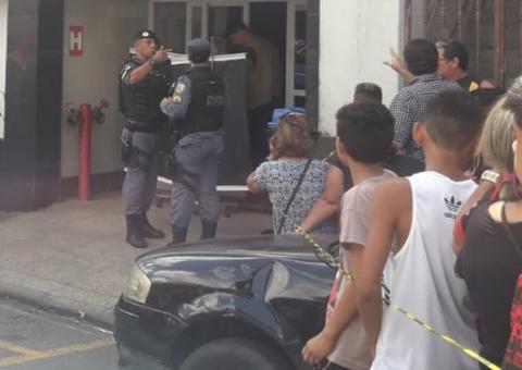 Em plena luz do dia, homem é assassinado a tiros de fuzil em Manaus