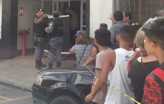 Em plena luz do dia, homem é assassinado a tiros de fuzil em Manaus