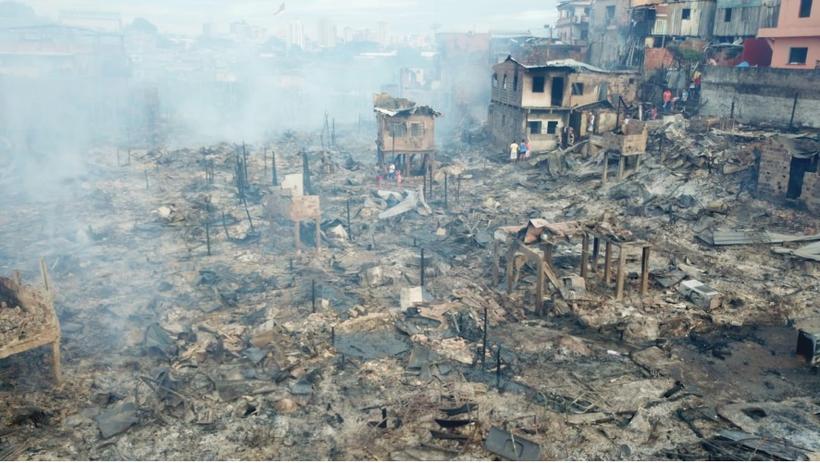 Incêndio no Educandos completa um mês nesta quinta e doações devem continuar