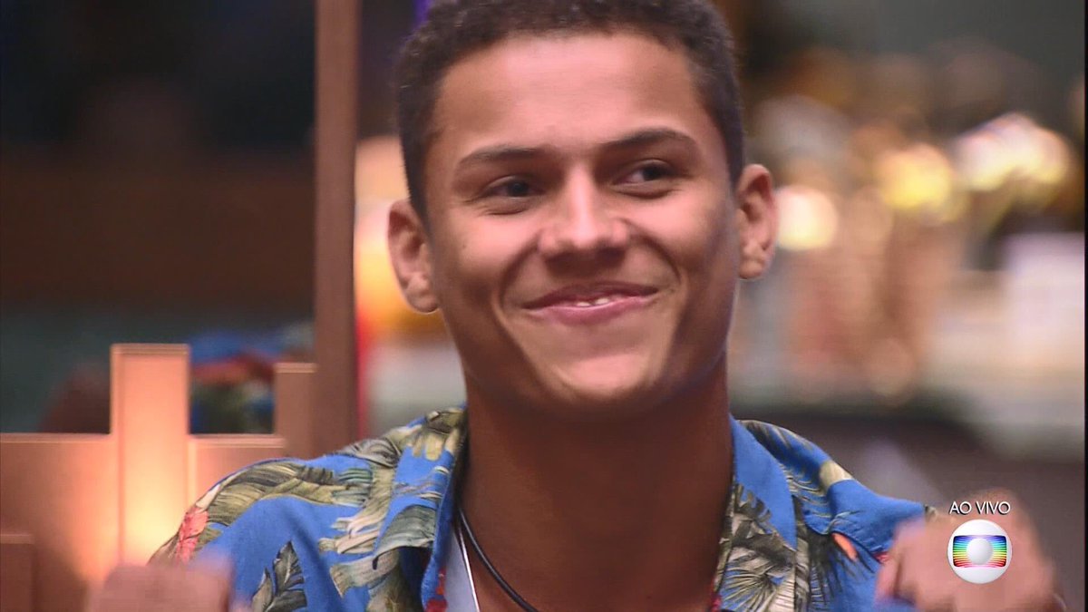 BBB19: Irmã e namorada revelam a verdade após Danrley dizer que é virgem 