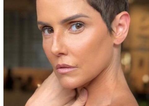 De cabelos 'joãozinho', Deborah Secco faz nova mudança radical no visual
