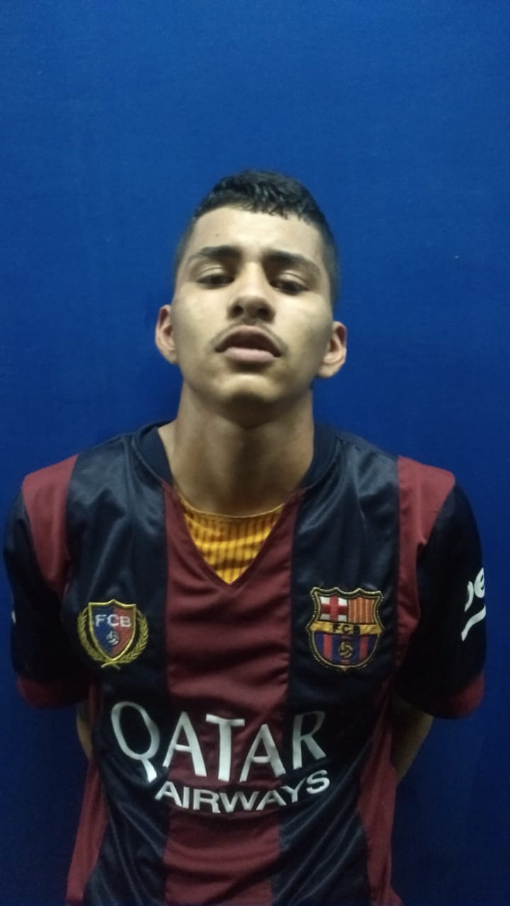 Vigilante reage a assalto e leva tiro no olho em supermercado de Manaus 