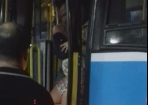 Com dores, grávida é mandada de volta para casa e dá à luz dentro de ônibus em Manaus 