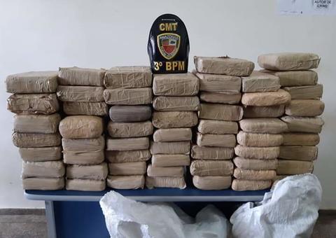 No Amazonas, homem é preso estoque de maconha escondido em casa