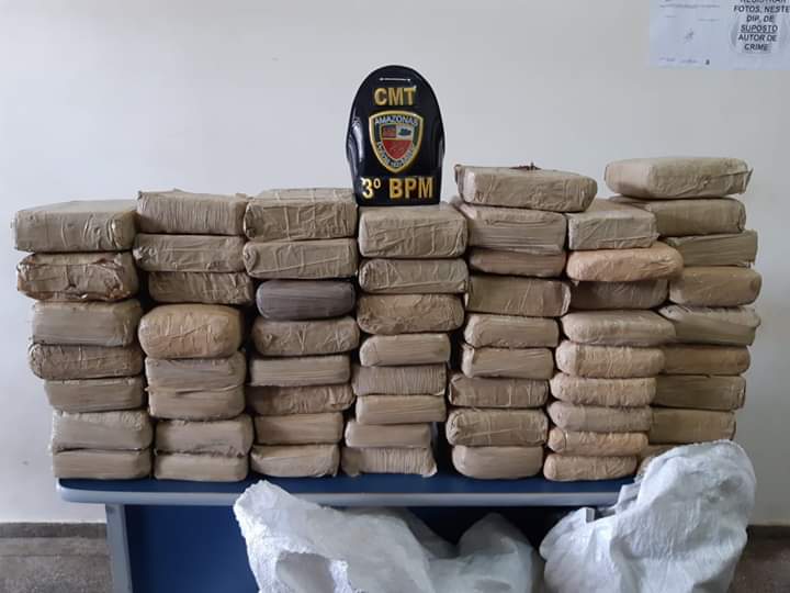No Amazonas, homem é preso estoque de maconha escondido em casa