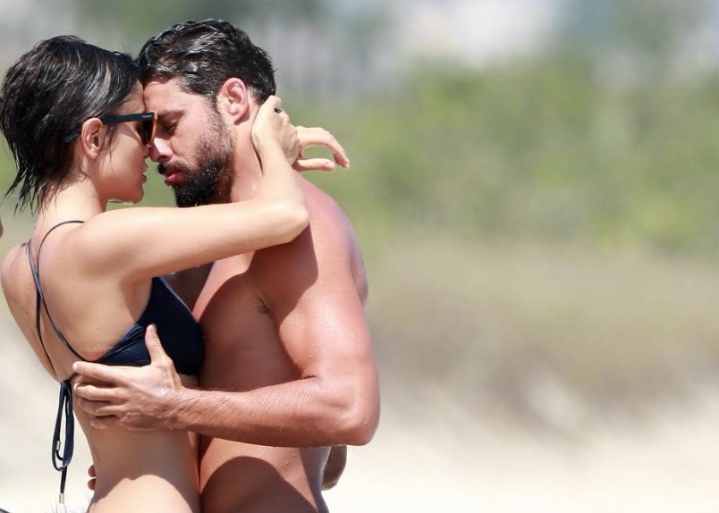 Cauã Reymond é clicado dando beijo quente em ex-affair Maria Casadevall
