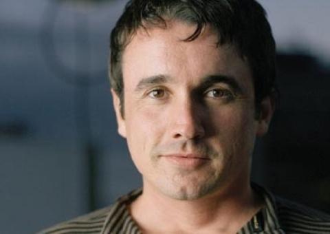  Em estado grave, ator Caio Junqueira vai passar por nova cirurgia após acidente de carro