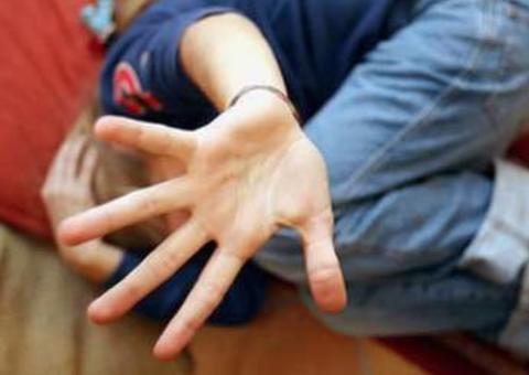 Embriagado, homem ataca e tenta estuprar a própria filha em Manaus