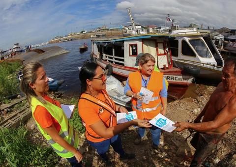 Equipe socioambiental do Prosamim alerta população sobre obras da Estação de Tratamento no Educandos