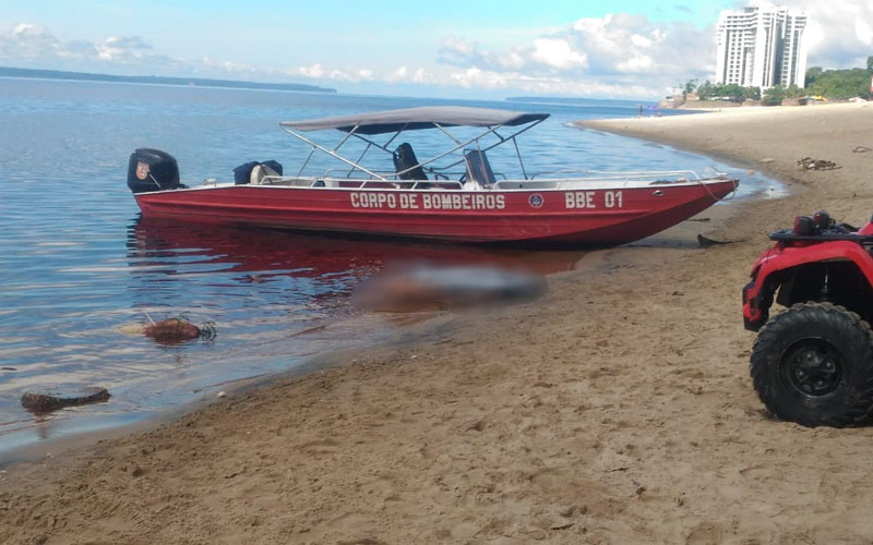 Amarrado em árvore, corpo de mulher é encontrado boiando na Ponta Negra