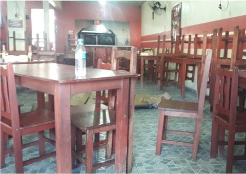 Cliente reage a assalto e mata suspeito dentro de restaurante em Manaus