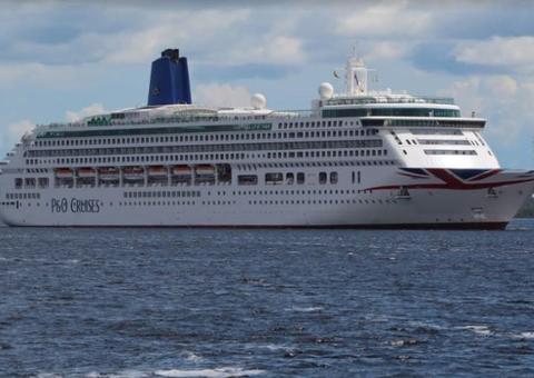 Maior navio da temporada atraca no Porto de Manaus com mais de 2,4 mil pessoas