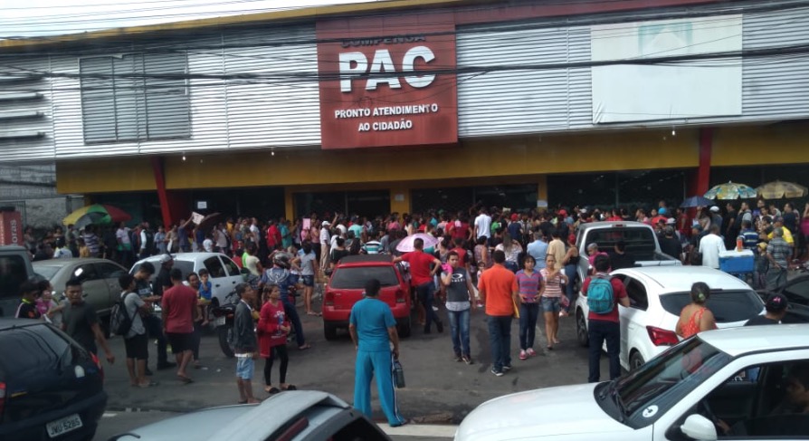Confusão e fila quilométrica marcam edição do 'PAC Alternativo' em Manaus