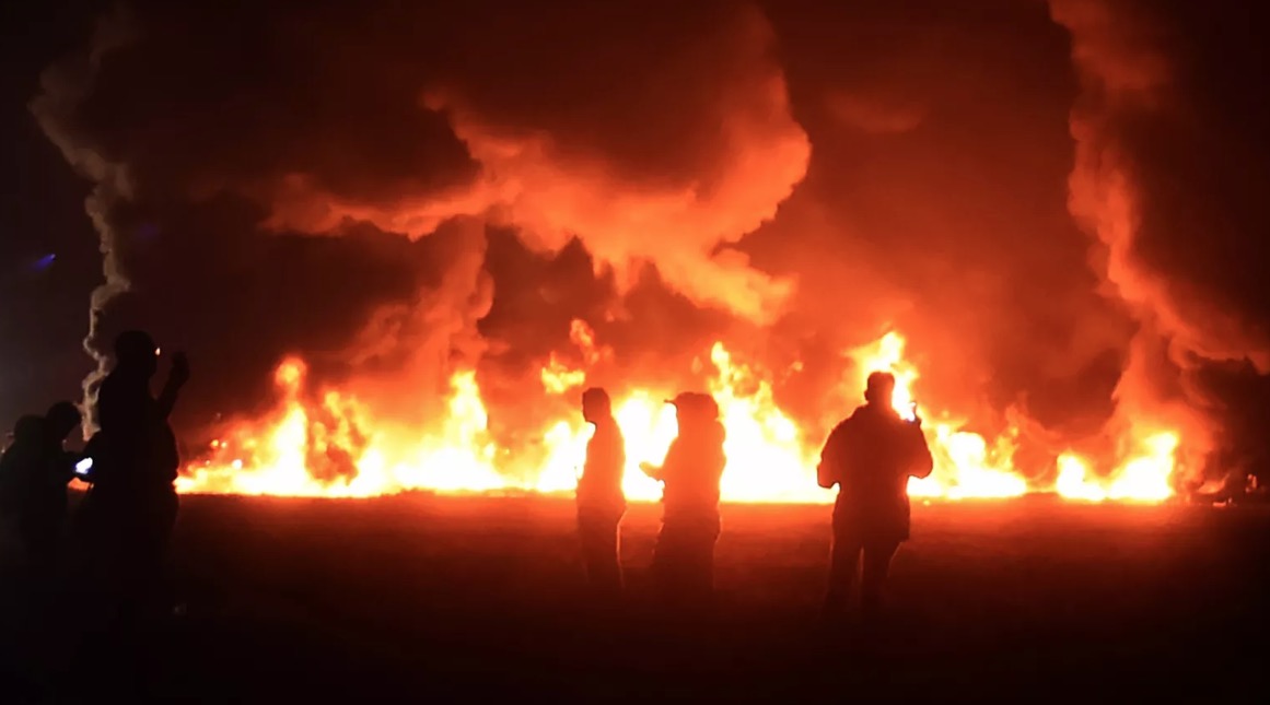 Corpos de bebê e adolescente são encontrados em oleoduto que explodiu no México