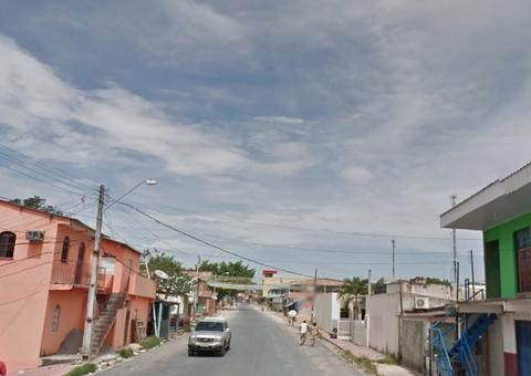 Adolescente armado invade casa pelo telhado e faz família de refém em Manaus