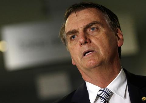 Bolsonaro chega nesta segunda à Suíça; Mourão assume a Presidência