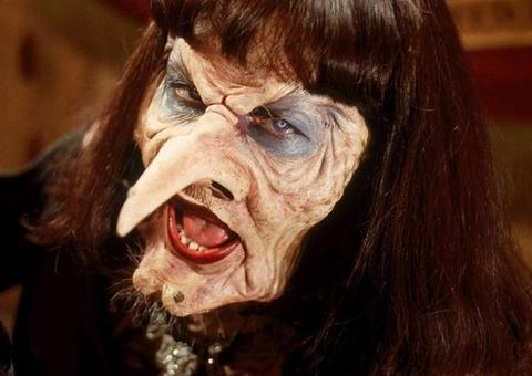 Anne Hathaway vai protagonizar nova versão de Convenção das Bruxas 