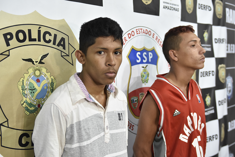 Polícia prende dupla envolvida em roubos de pelo menos 126 aparelhos celulares de lojas em Manaus 