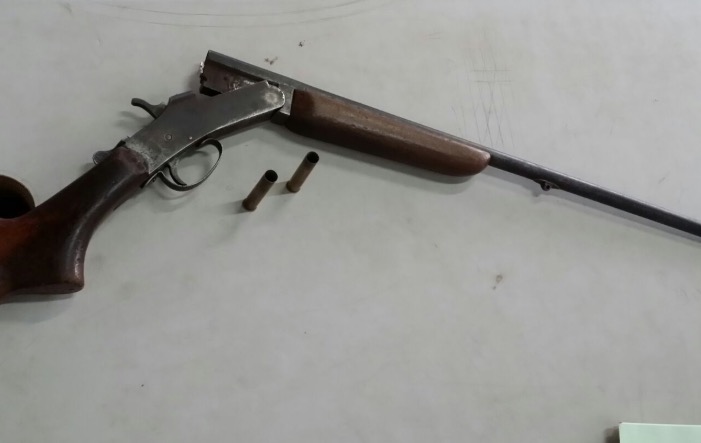 Homem é morto com tiro de espingarda dentro de casa em Manaus