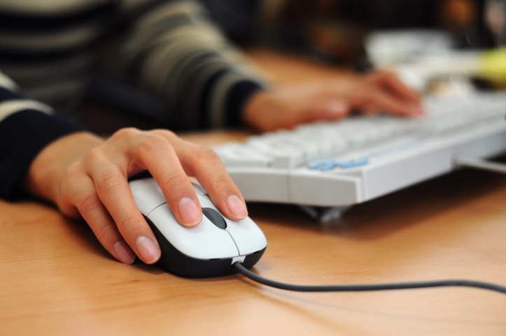 Prefeitura abre processos seletivos com salários de até R$ 20 mil no Amazonas 