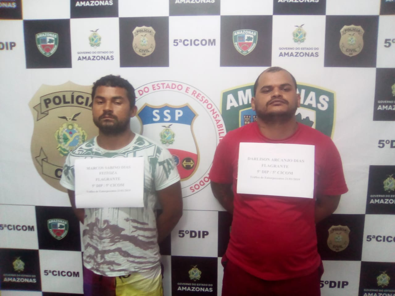 Polícia prende dupla com 1 kg de maconha e dinheiro em Manaus 