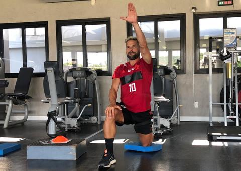 Após novela para renovação, Diego assina com o Flamengo até 2020