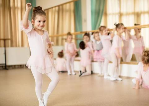Centro de Artes abrirá matrícula para cursos gratuitos de teatro e balé na zona Leste