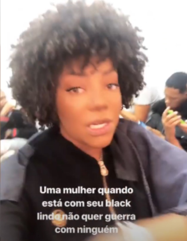 Ludmilla impressiona ao mostrar cabelo natural sem peruca