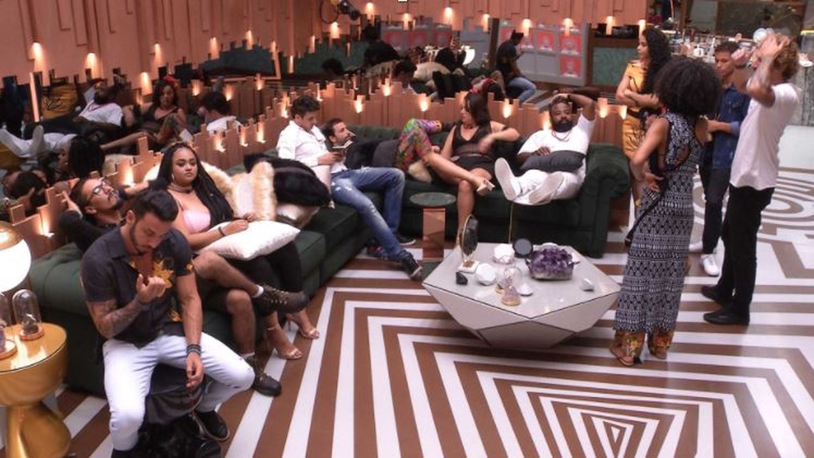   BBB19: Clima tenso marca primeiro Paredão com 14 na berlinda