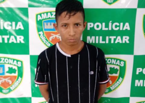 Jovem acusado de esfaquear estudante é preso após deixar currículo cair