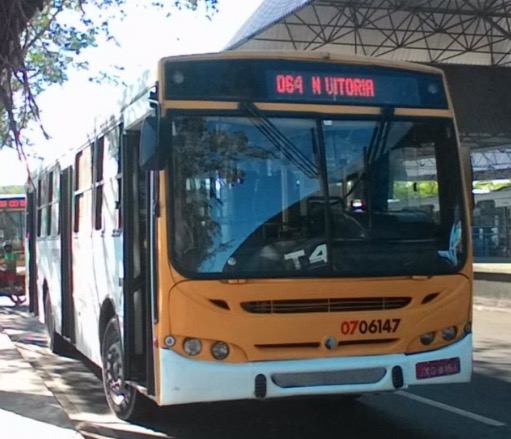 Em Manaus, manhã começa com dois assaltos a ônibus em menos de 2h 