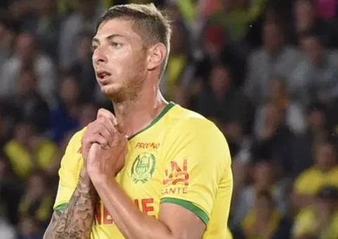 Jogador argentino enviou áudio antes de sumir e disse que avião estava em 'pedaços'