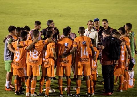 Diretor revela ligação de atletas da base do Holanda com o tráfico; um foi assassinado