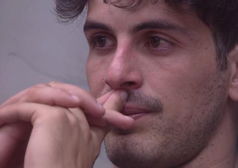 BBB19:  Maycon cai no choro após Paula dizer que ele não faz seu tipo