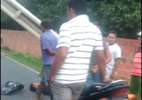 Motociclista tem crânio partido ao meio ao se chocar com poste em Manaus