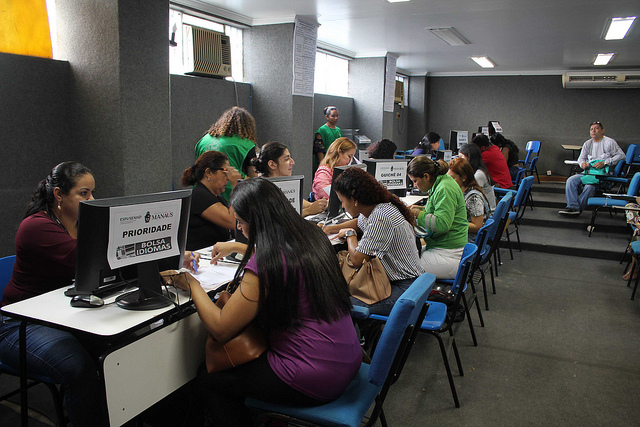 Mais de 8,8 mil candidatos estão aptos para remanejamento do Bolsa Idiomas