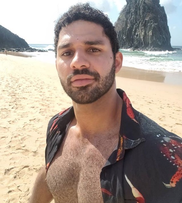 Substituto de Jean Wyllys manda recado a Bolsonaro: ’sai um LGBT mas entra outro’