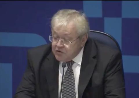 Novo presidente do Inep comete gafe durante coletiva e é massacrado na internet: ‘cidadões’