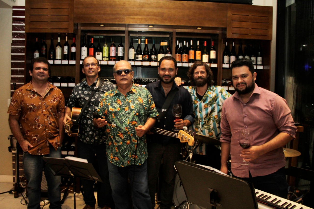 Em Manaus, projeto 'Mimos no Aquário' leva Jazz e degustação de vinho para todos