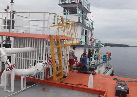 Em Manaus, piratas de rio invadem balsa e matam tripulante no Marapatá 