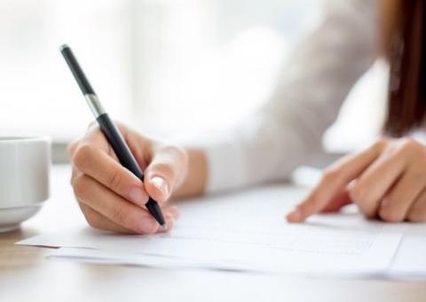 Prefeitura divulga editais de processo seletivo com 219 vagas e salário de até R$ 2,5 mil 