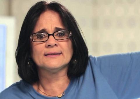 Vídeo de Damares viraliza na Holanda ao dizer que pais aprendem a ‘masturbar’ os filhos