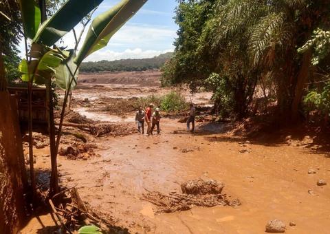 Nove pessoas são resgatadas da lama com vida em Brumadinho
